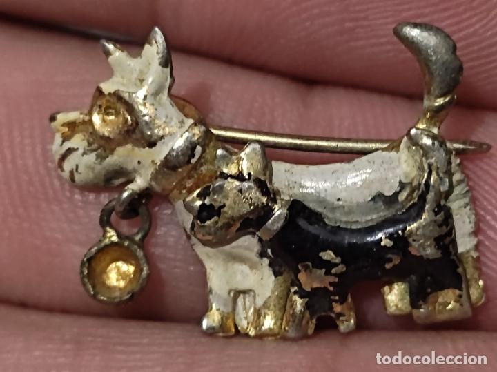 Joalharia: TERRIER PERROS BROCHE METAL DORADO PINTURA SIN PIEDRA COLLAR LEER VINTAGE