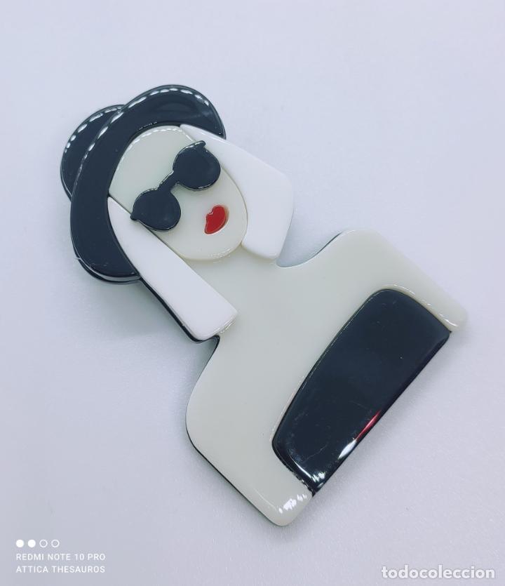 Joyeria: Original broche de dise&ntilde;o moderno y sofisticado en acr&iacute;lico . - Foto 2