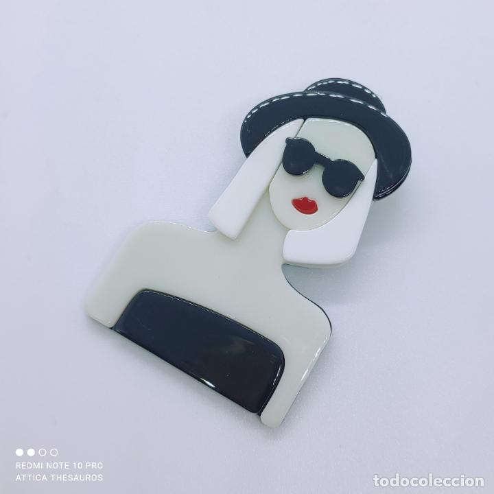 Joyeria: Original broche de dise&ntilde;o moderno y sofisticado en acr&iacute;lico . - Foto 4