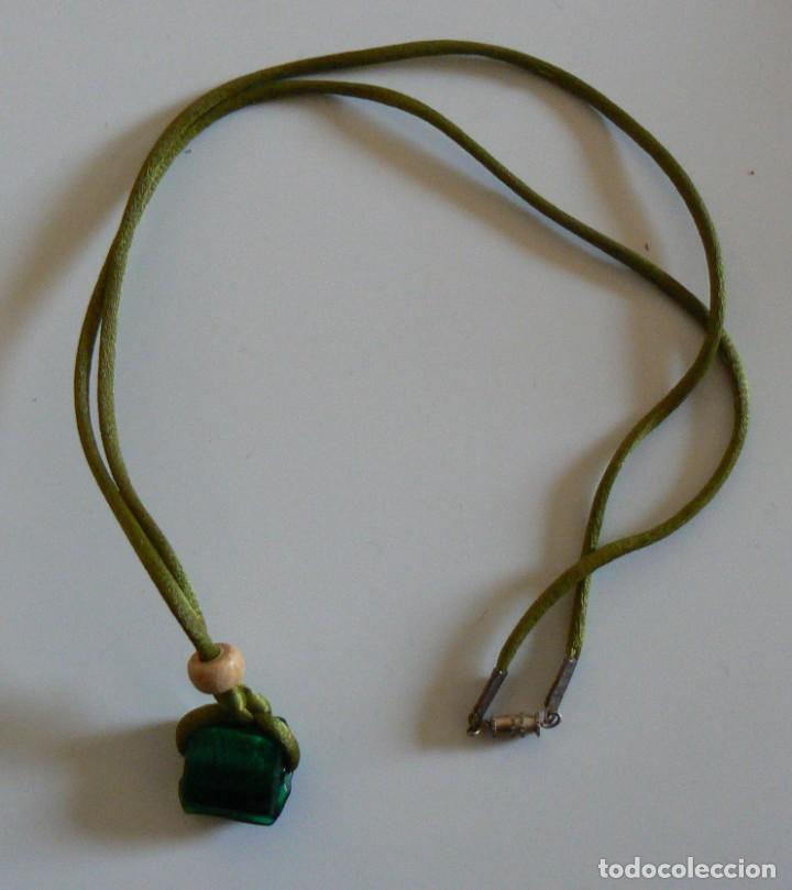 Joyeria: COLLAR DE CINTA CON COLGANTE DE RESINA. - Foto 1