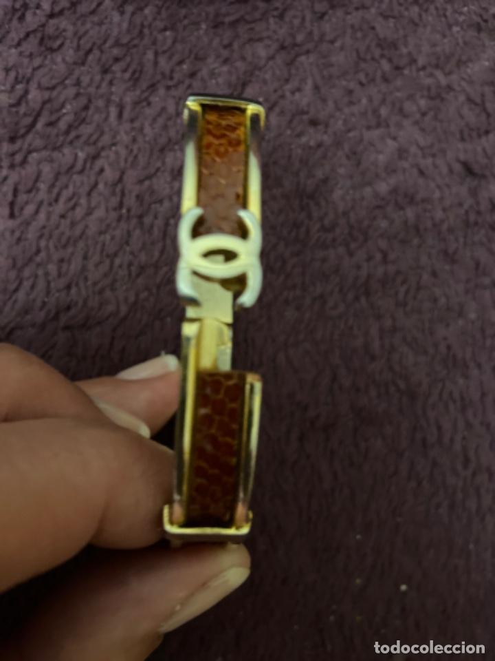 Joyeria: Pulsera piel de serpiente marron con logo Chanel - Foto 2