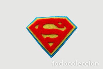 Joalharia: Broche de fieltro Superman-NUEVO