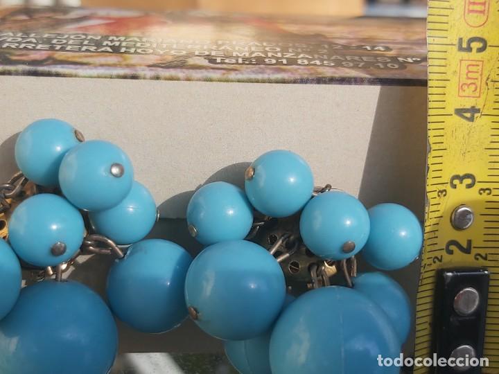 Joyeria: Pendientes a&ntilde;os 80 con bolas azules. - Foto 4