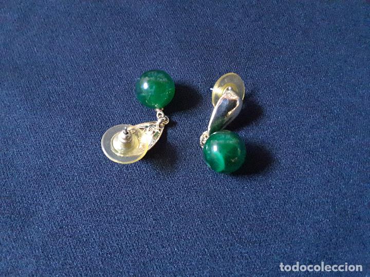 Joyeria: Pendientes largos color oro, &aacute;gata verde - Foto 1