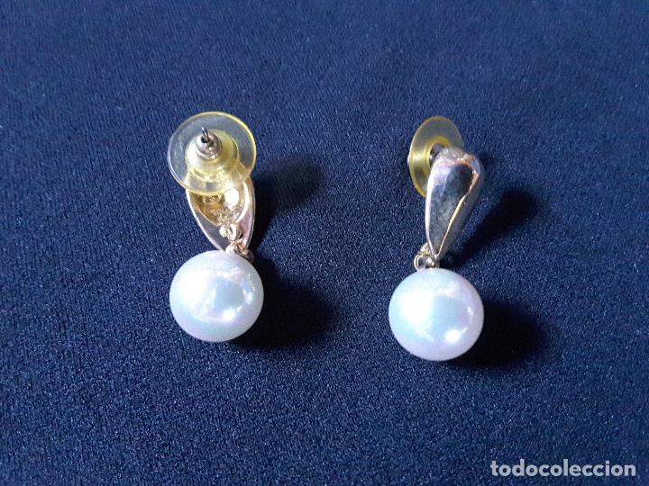Joyeria: Pendientes largos color oro, con perla - Foto 1