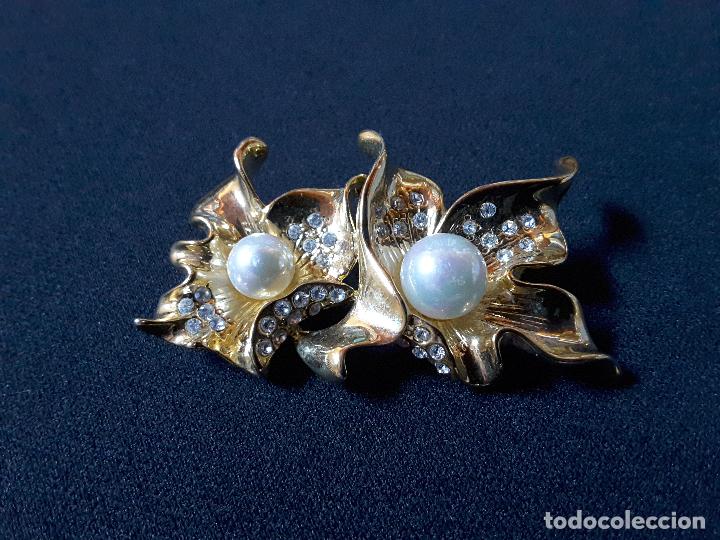 Joyeria: Aguja color oro, con hojas y perlas - Foto 3