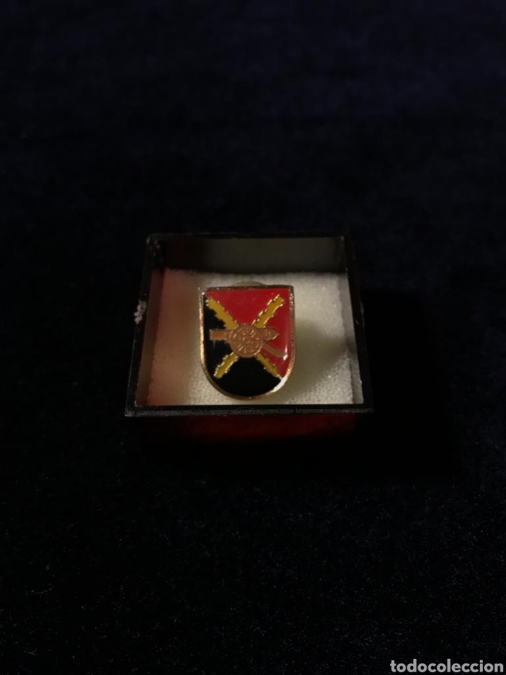 Joaillerie: Pin del Regimiento de Artiller&iacute;a de campa&ntilde;a n&uacute;mero 11
