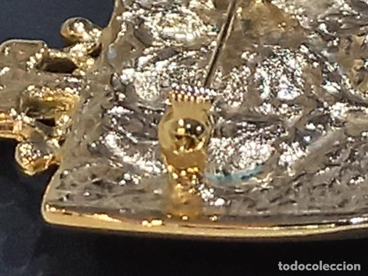 Joyeria: BROCHE (ESCUDO CON &Aacute;GULA) G.DORADO - Foto 6