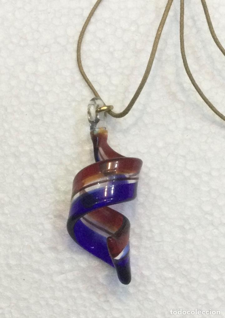 Schmuck: Colgante bucle en vidrio de Murano. NUEVO