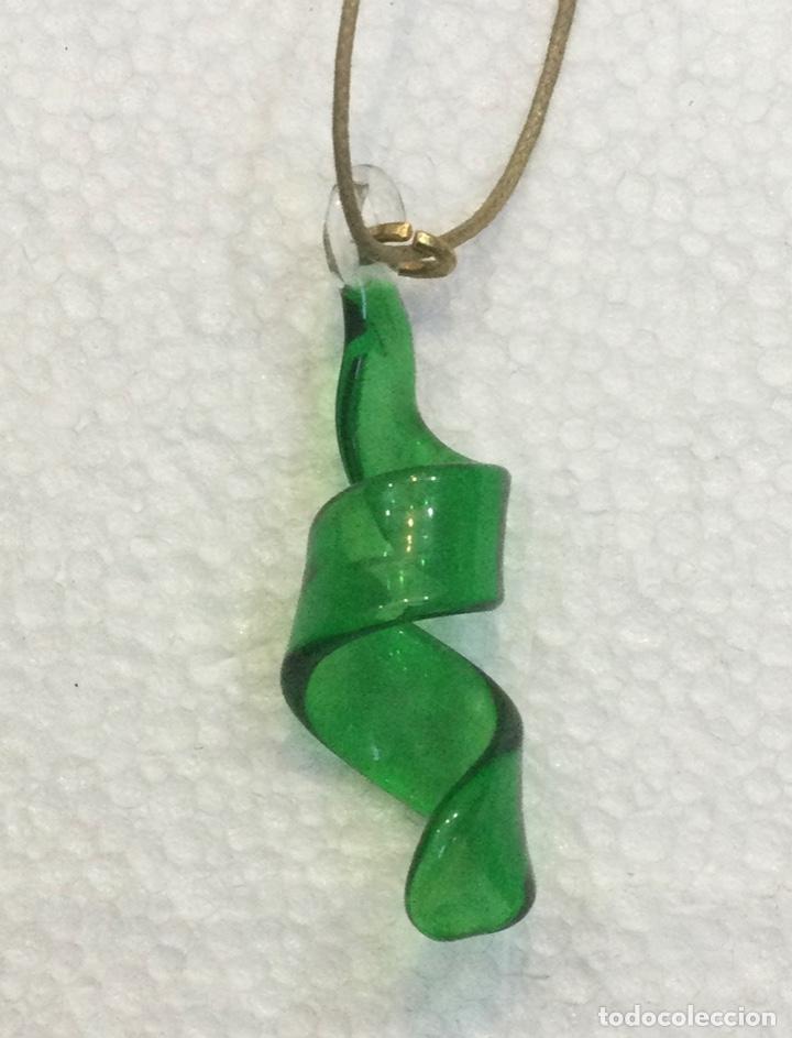 Joaillerie: Colgante bucle en vidrio de Murano. NUEVO