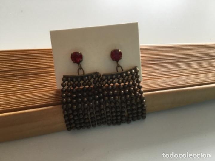 Joyeria: PENDIENTES DE DISE&Ntilde;O CON FLECO DE CADENAS Y CRISTAL GRANATE - Foto 3