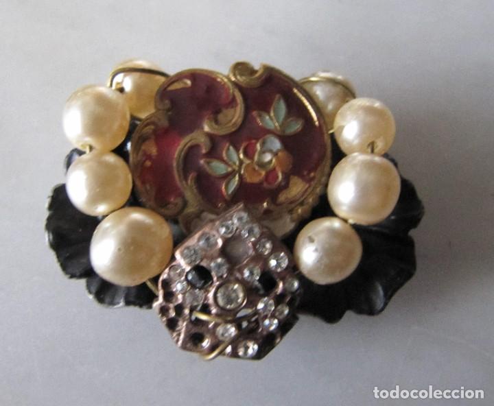 Joyeria: broche realizado con piezas antiguas botones - Foto 1