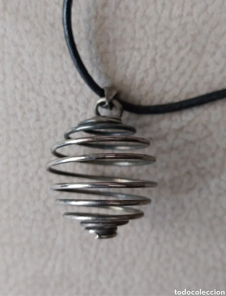 Joyeria: Colgante en metal plateado. LEER DESCRIPCI&Oacute;N Y CONDICIONES ANTES DE PUJAR O COMPRAR.