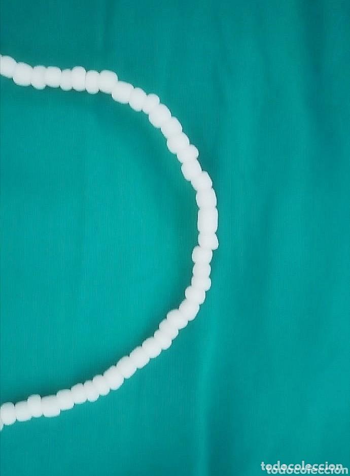 Joyeria: Lindo collar de cuentas blancas. 65cm de largo y cierre de rosca - Foto 4