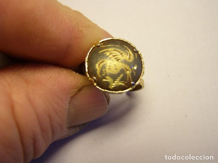 Joyeria: Bonito anillo, damasquinado toledano en oro. - Foto 2