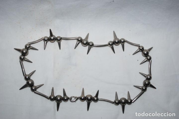 Joyeria: COLLAR MODERNO DE ACERO , CON FORMA DE PINCHO . - Foto 1