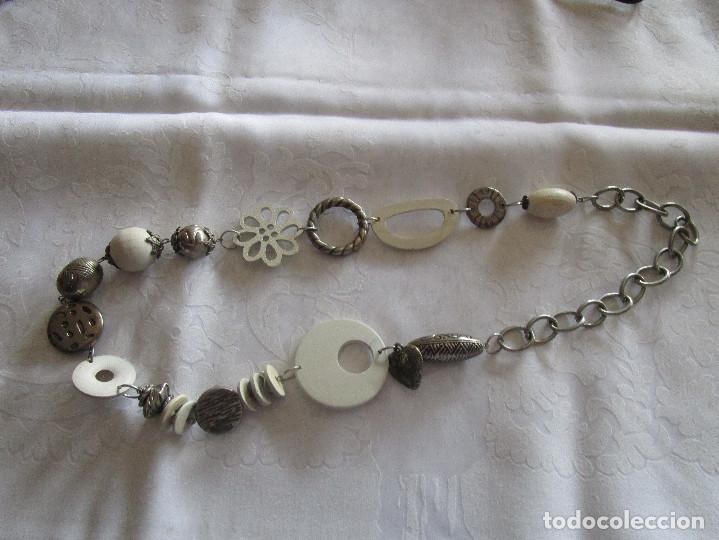 Joyeria: BONITO COLLAR EN BLANCO Y PLATEADO - Foto 1