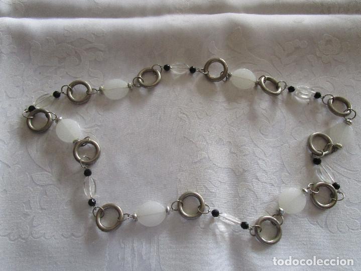 Joyeria: BONITO COLLAR EN BLANCO Y PLATEADO - Foto 1
