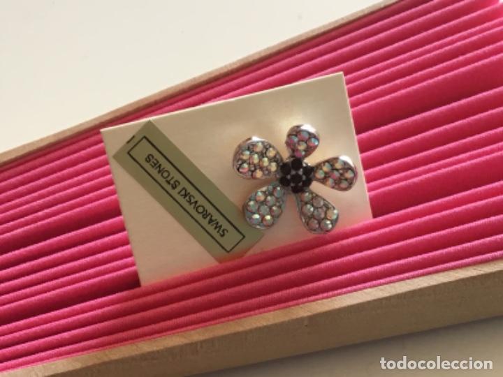 Joyeria: BROCHE PIN CON FLOR DE SWAROVSKI. AUSTRIA - Foto 2