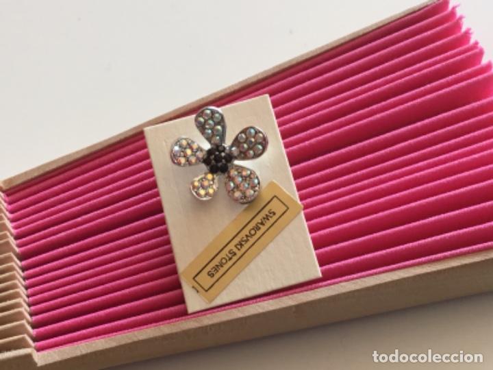 Joyeria: BROCHE PIN CON FLOR DE SWAROVSKI. AUSTRIA - Foto 4