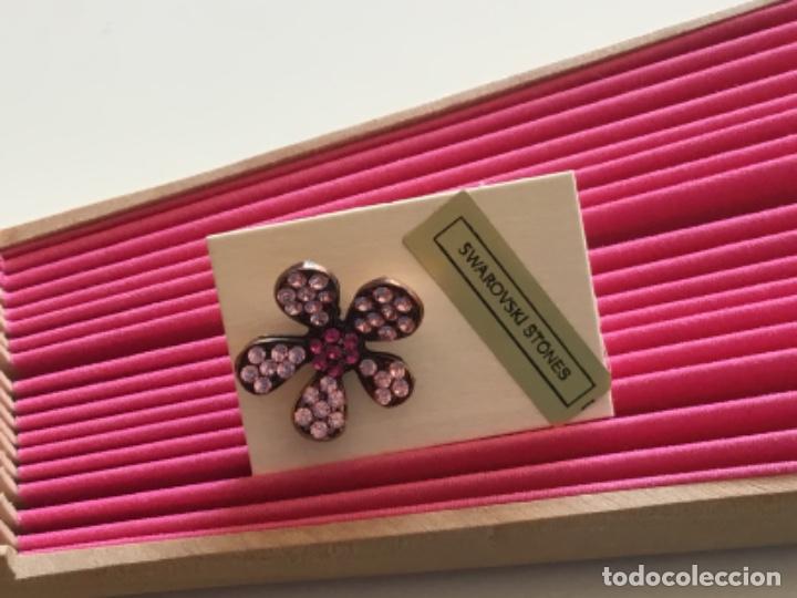 Joyeria: BROCHE PIN CON FLOR DE SWAROVSKI. AUSTRIA - Foto 3