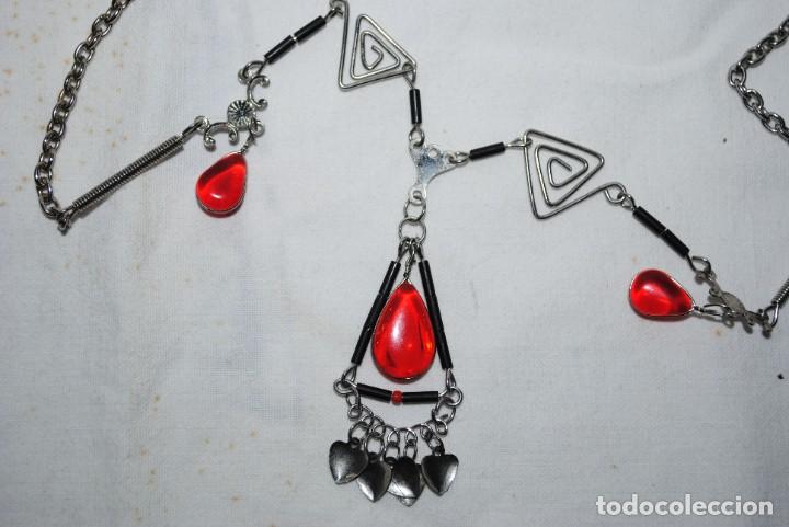 Joyeria: COLLAR MODERNO DE ACERO Y PIEDRAS ROJAS . - Foto 2