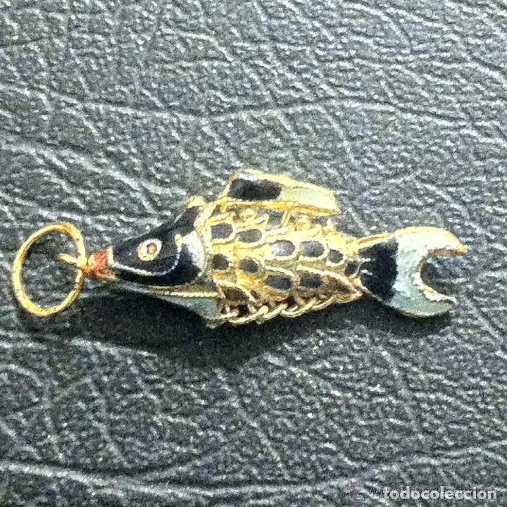 Joaillerie: COLGANTE PEZ ARTICULADO - DORADO