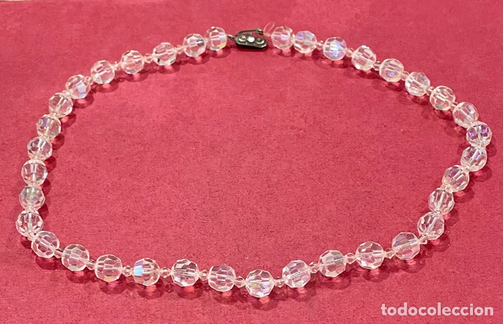 Joaillerie: Antiguo collar de bolitas de cristal.