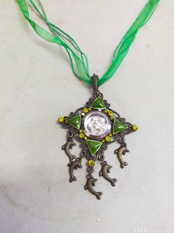 Joalharia: COLAGNTE DE BISUTER&Iacute;A EN METAL Y DETALLES EN VERDE.
