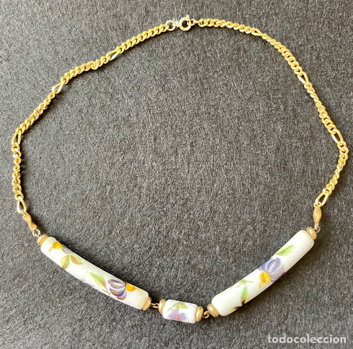 Joyeria: Bonito collar gargantilla chapado en oro y porcelana.