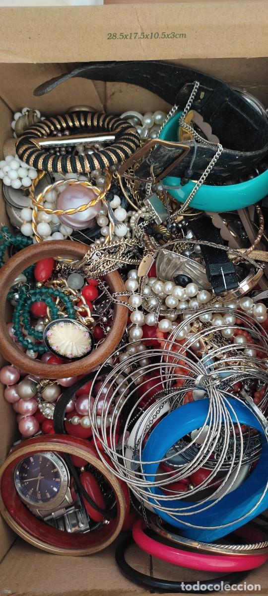 Joaillerie: GRAN LOTE DE BISUTER&Iacute;A ANTIGUA