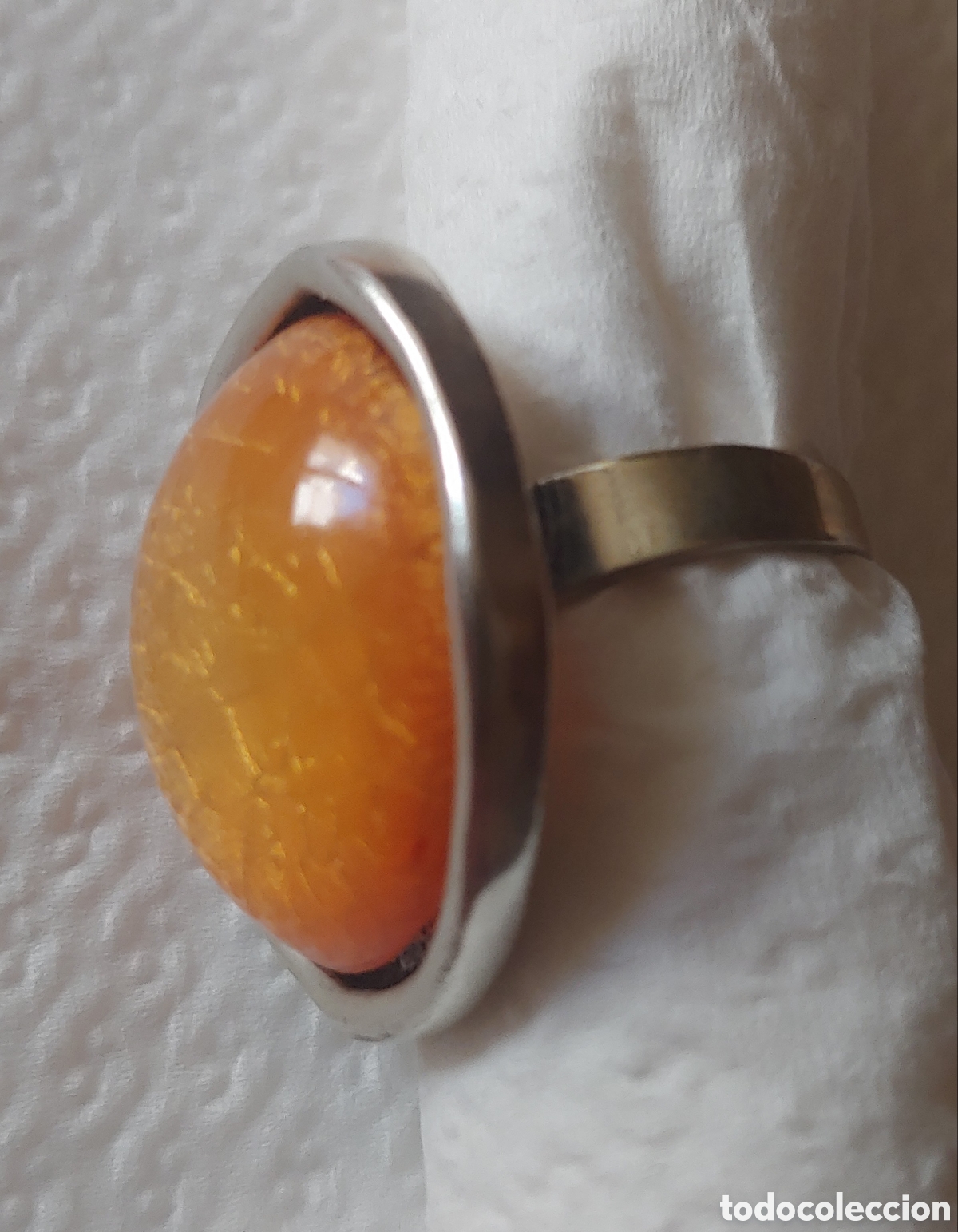 Joyeria: Anillo en metal plateado y resina - Foto 2