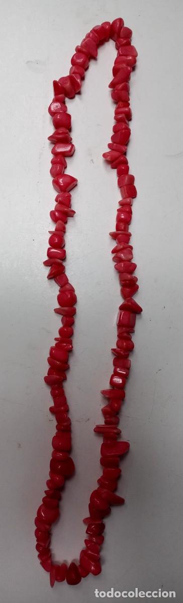 Schmuck: Collar simil coral, piedras duras