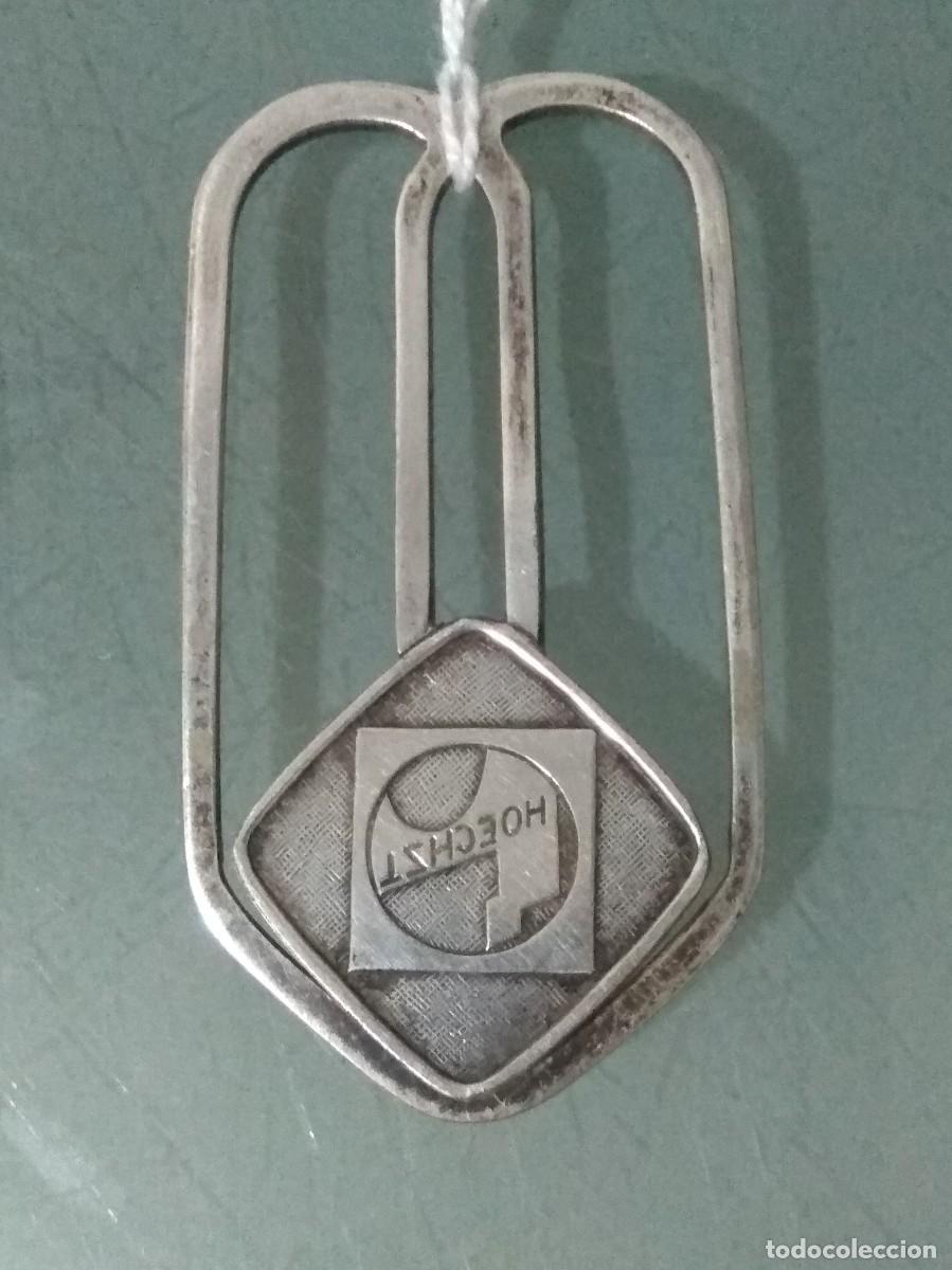 Schmuck: CLIP MET&Aacute;LICO ANTIGUO HOECHST.