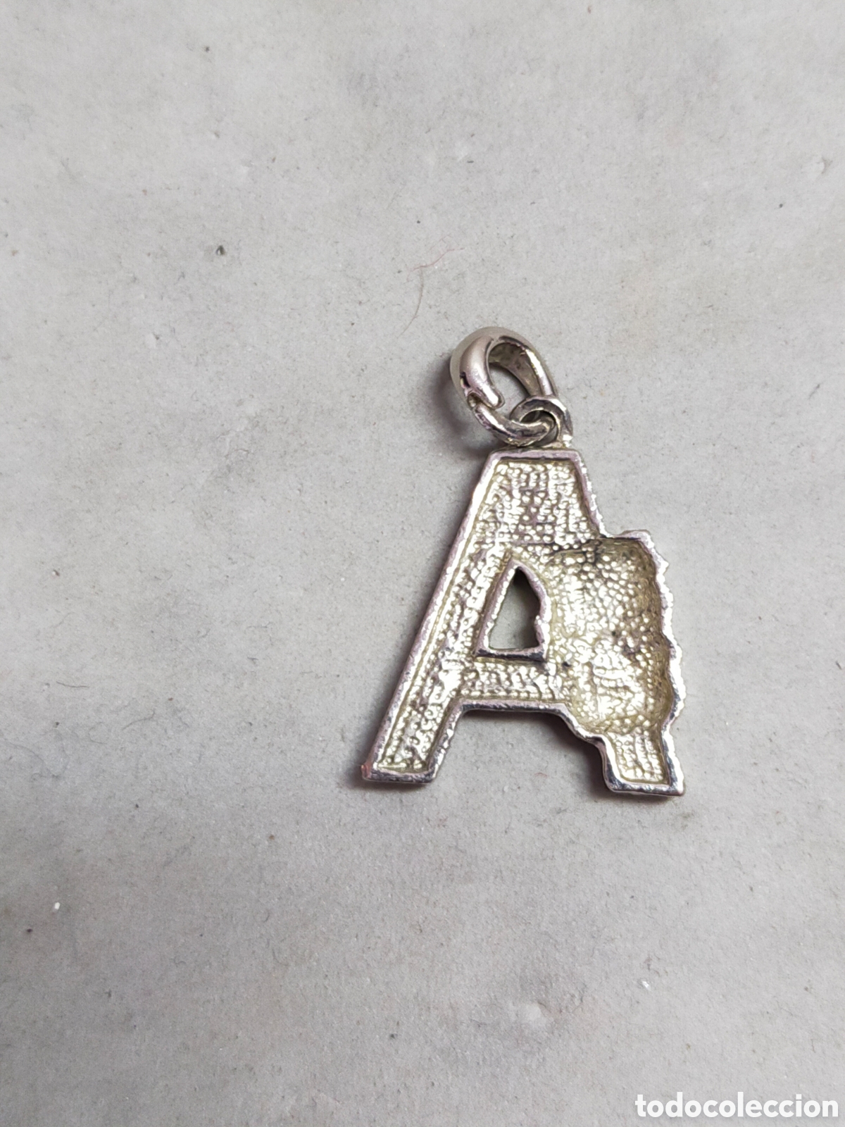 Joyeria: COLGATE EN FORMA DE A, METAL. - Foto 2