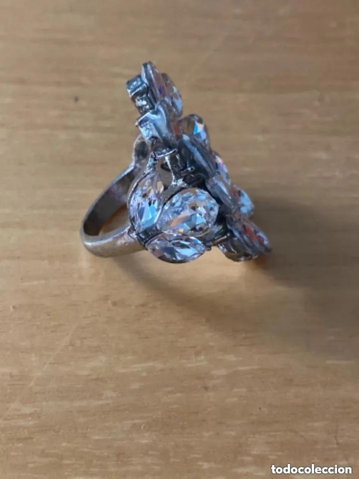 Joyeria: BONITO ANILLO CON PEDRER&Iacute;A