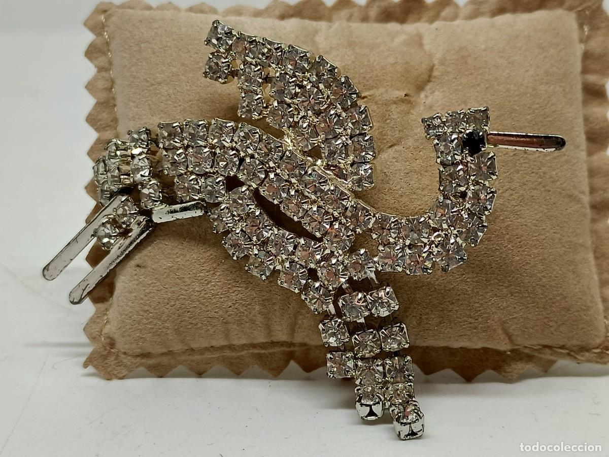 Joyeria: Broche cig&uuml;e&ntilde;a con cola articulada. - Foto 1