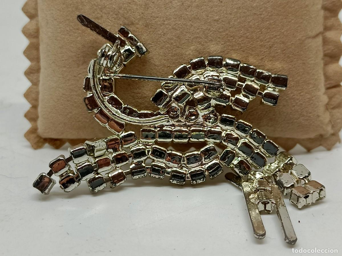Joyeria: Broche cig&uuml;e&ntilde;a con cola articulada. - Foto 2