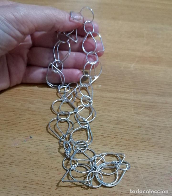 Joyeria: COLLAR MET&Aacute;LICO PLATEADO, FORMAS GEOM&Eacute;TRICAS. - Foto 2