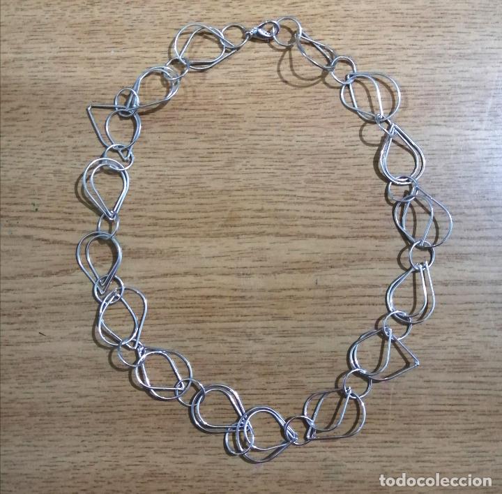 Joyeria: COLLAR MET&Aacute;LICO PLATEADO, FORMAS GEOM&Eacute;TRICAS. - Foto 6
