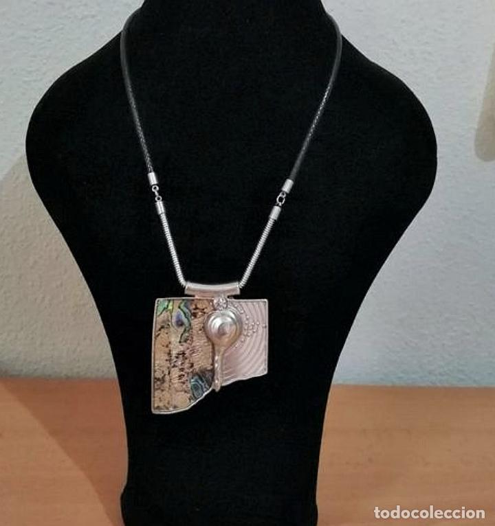 Joyeria: BONITO COLLAR PLATEADO CON COLGANTE. - Foto 2