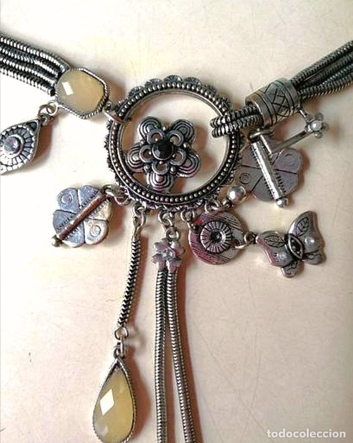 Joyeria: COLLAR CORTO PLATEADO CON COLGANTES. - Foto 3