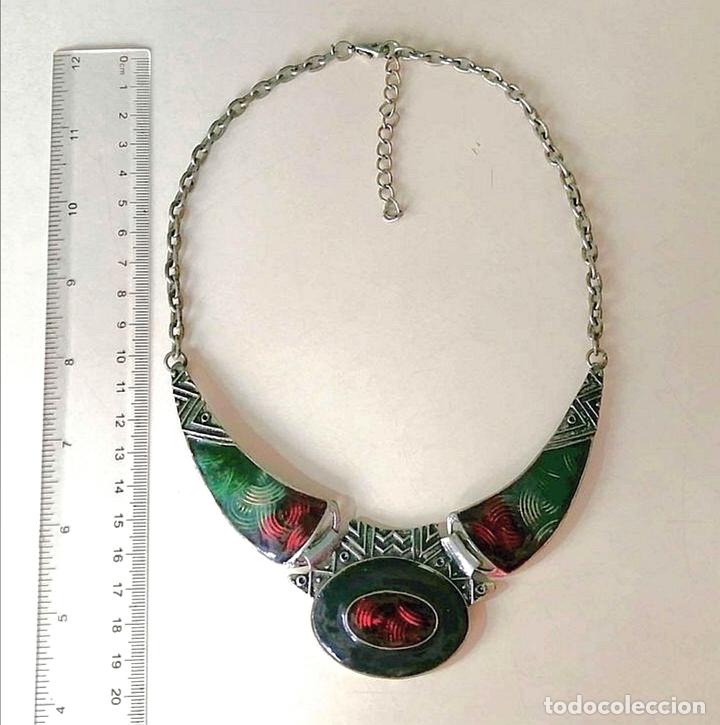 Joyeria: COLLAR CORTO MET&Aacute;LICO, PLATEADO Y ESMALTE. - Foto 2