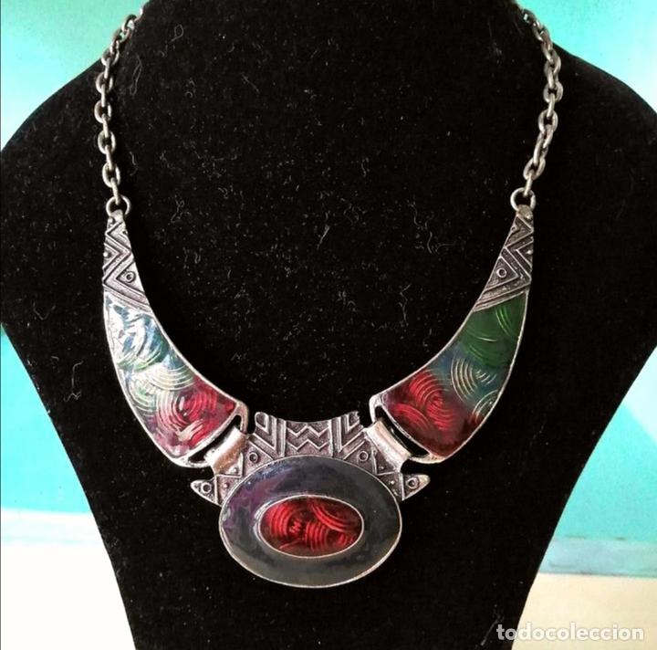 Joyeria: COLLAR CORTO MET&Aacute;LICO, PLATEADO Y ESMALTE. - Foto 1
