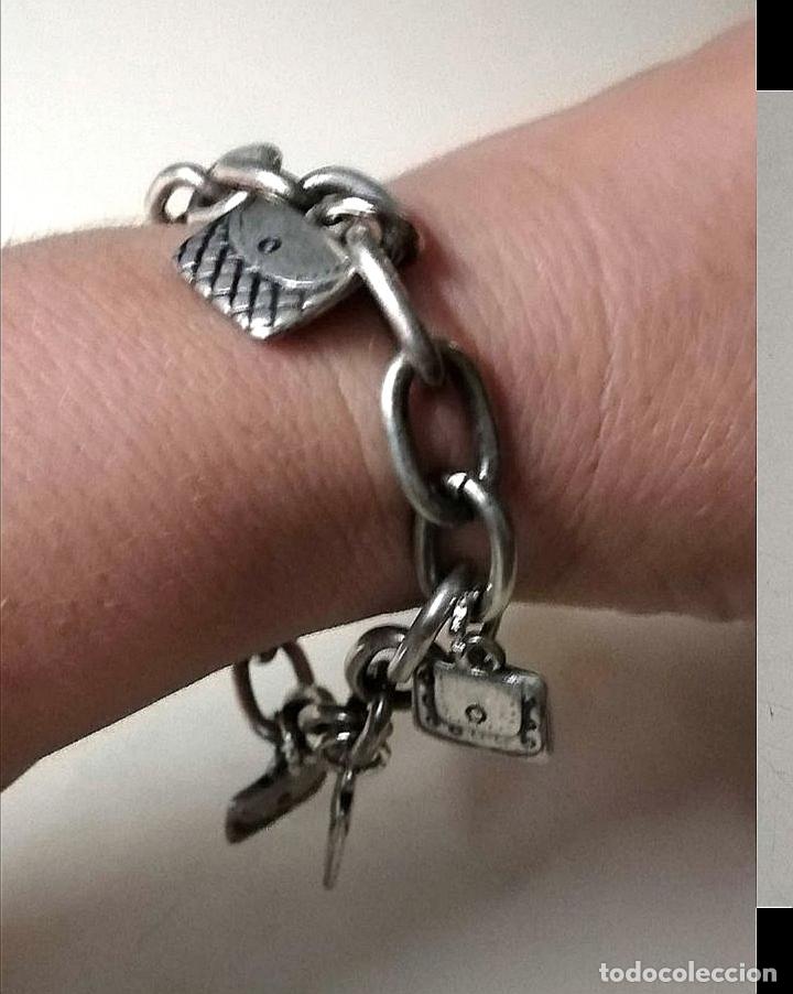 Joyeria: PULSERA METAL PLATEADA CON COLGANTES. - Foto 3