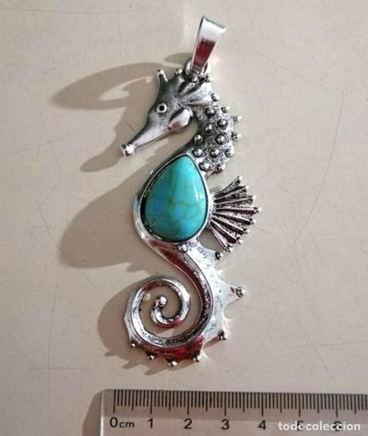 Joyeria: COLGANTE PLATEADO CON SIMIL TURQUESA, CABALLITO DE MAR. - Foto 2