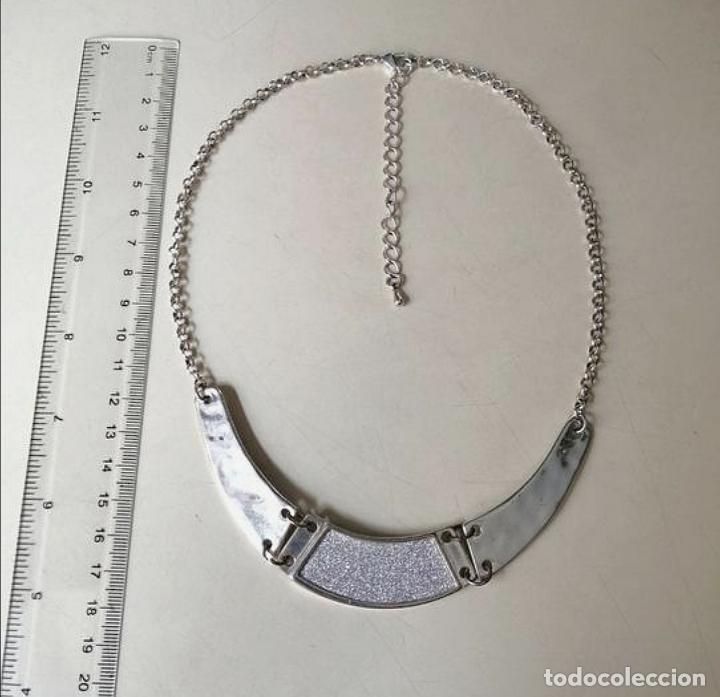 Joyeria: COLLAR CORTO PLATEADO, MET&Aacute;LICO. - Foto 3