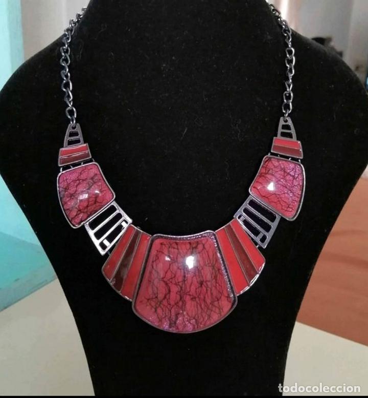 Joyeria: COLLAR CORTO, MET&Aacute;LICO Y ESMALTE ROJO. - Foto 1