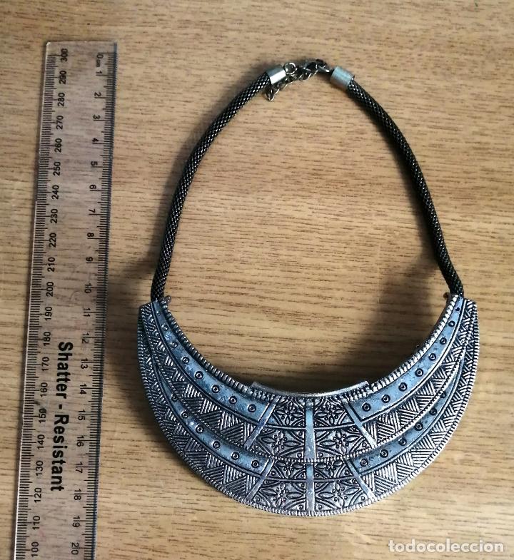 Joyeria: COLLAR CORTO, MET&Aacute;LICO PLATEADO. - Foto 4