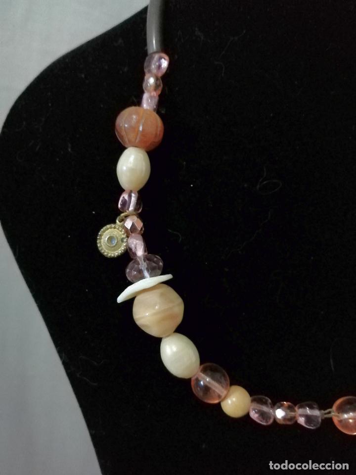 Joyeria: COLLAR CORTO CON CADENA Y CUENTAS DE DIFERENTES FORMAS. - Foto 4